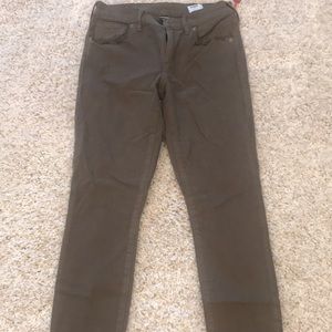 New never been worn Halle Super Skinny Crop